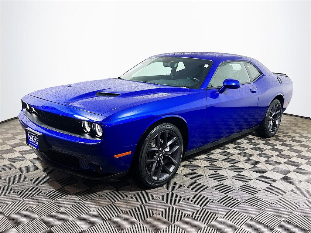 Used 2021 Dodge Challenger SXT w/ Blacktop Package image 4