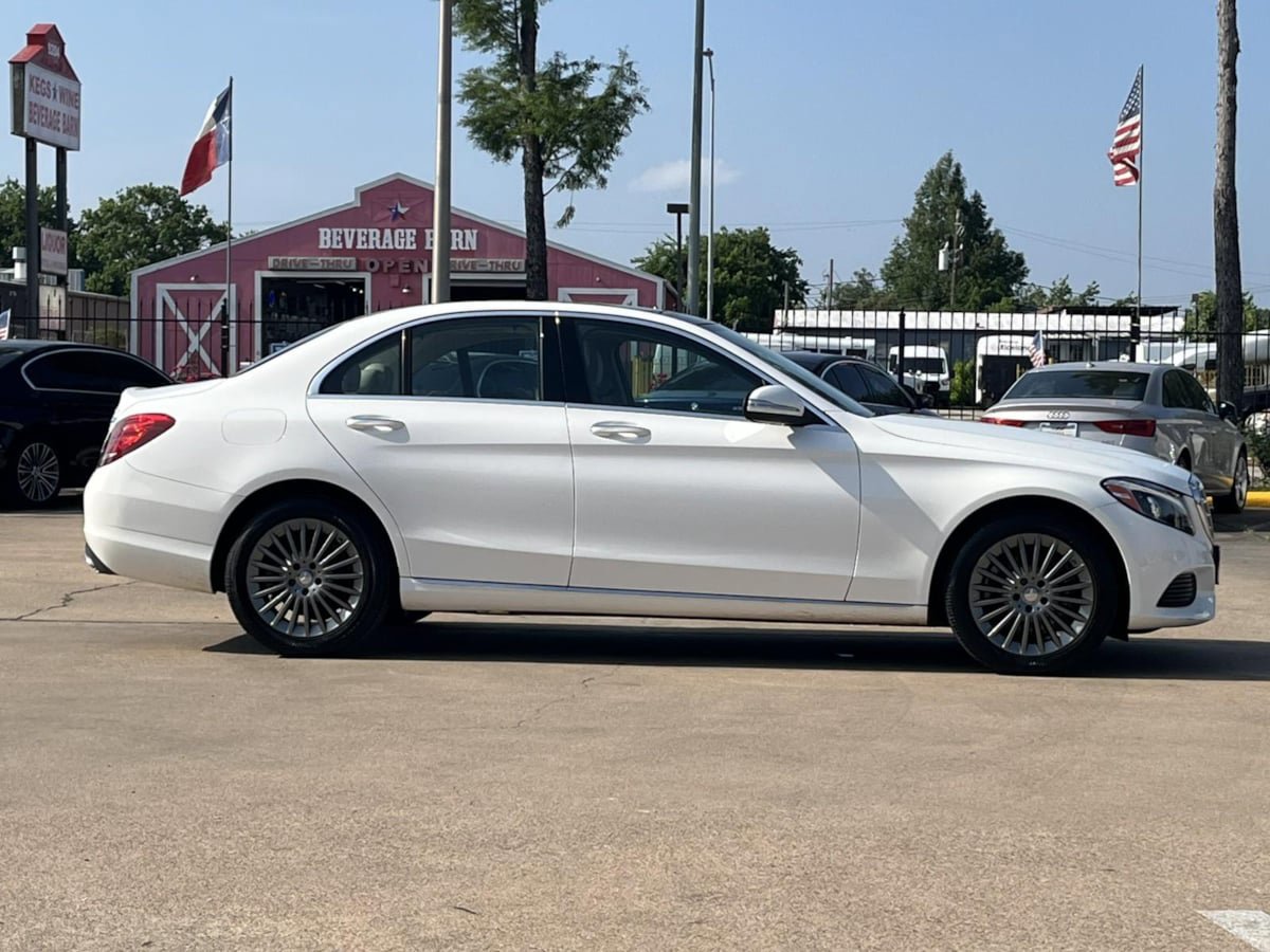 Used 2015 Mercedes-Benz C 300 4MATIC Sedan image 6