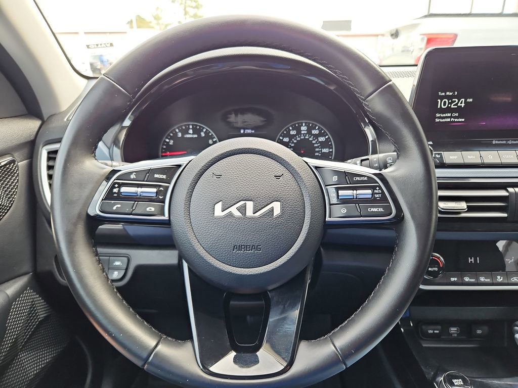 Used 2023 Kia Seltos S w/ Navigation Package image 10