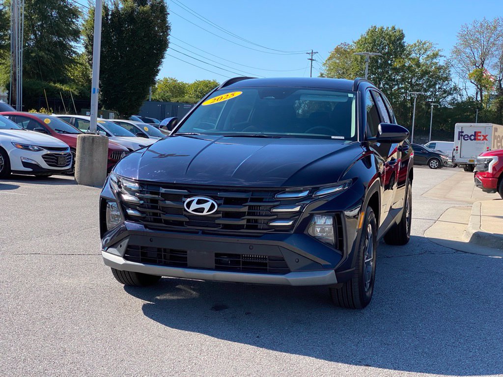 Used 2025 Hyundai Tucson Blue AWD/4WD image 3