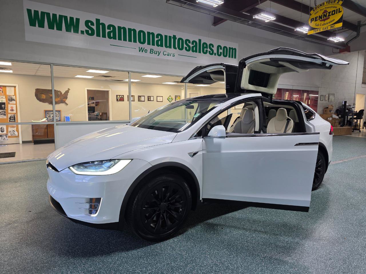 Used 2018 Tesla Model X 75D AWD/4WD image 2