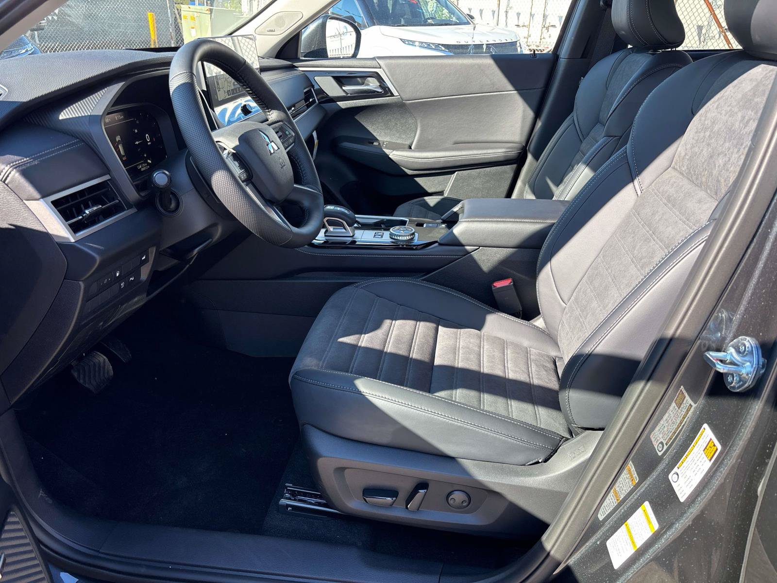 New 2026 Mitsubishi Outlander SE AWD/4WD image 4