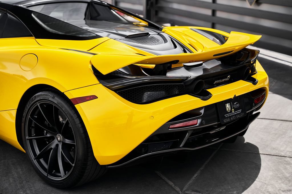 Used 2021 McLaren 720S Luxury RWD image 12