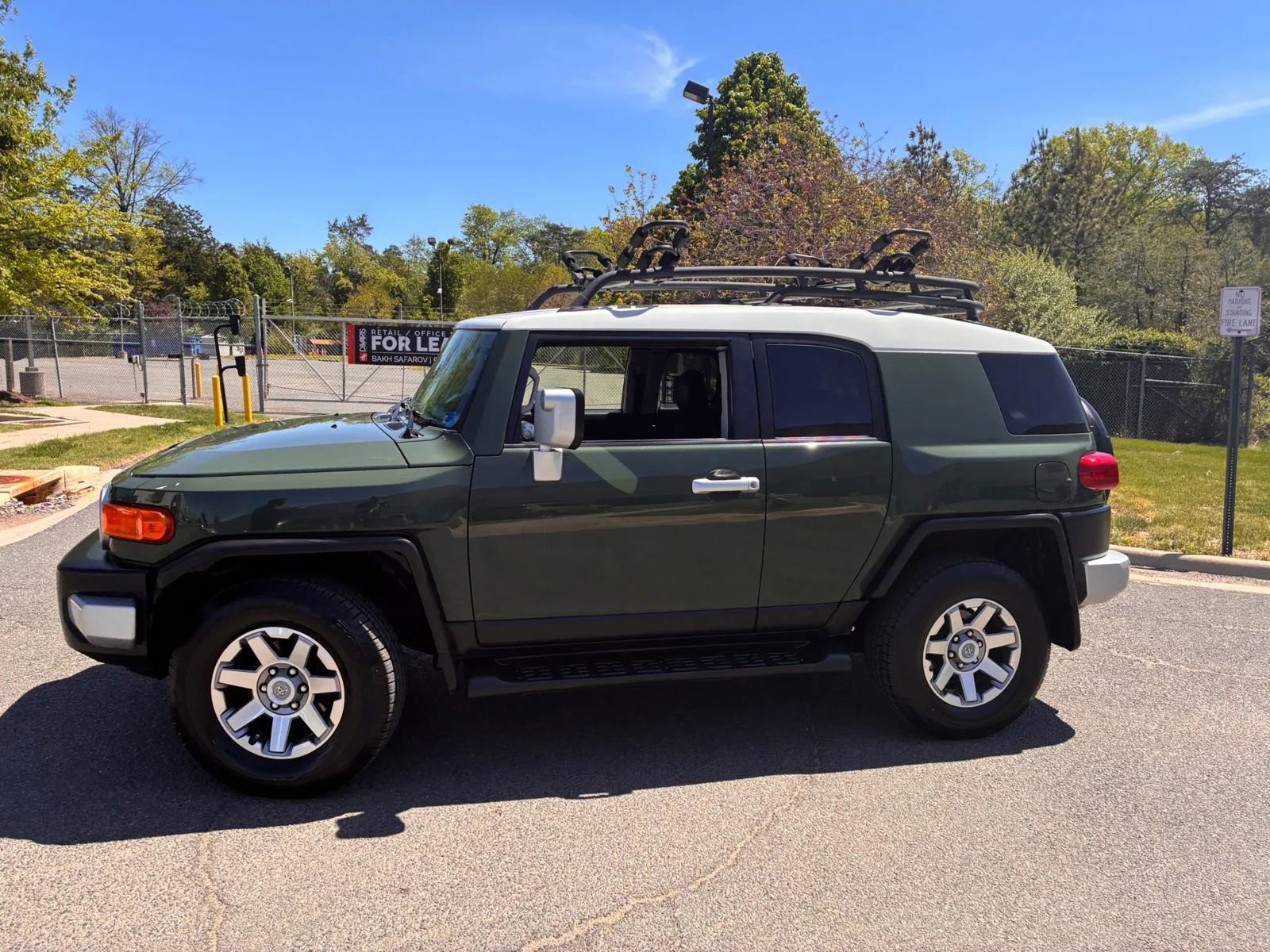 Used 2014 Toyota FJ Cruiser 4WD w/ Upgrade Package image 6