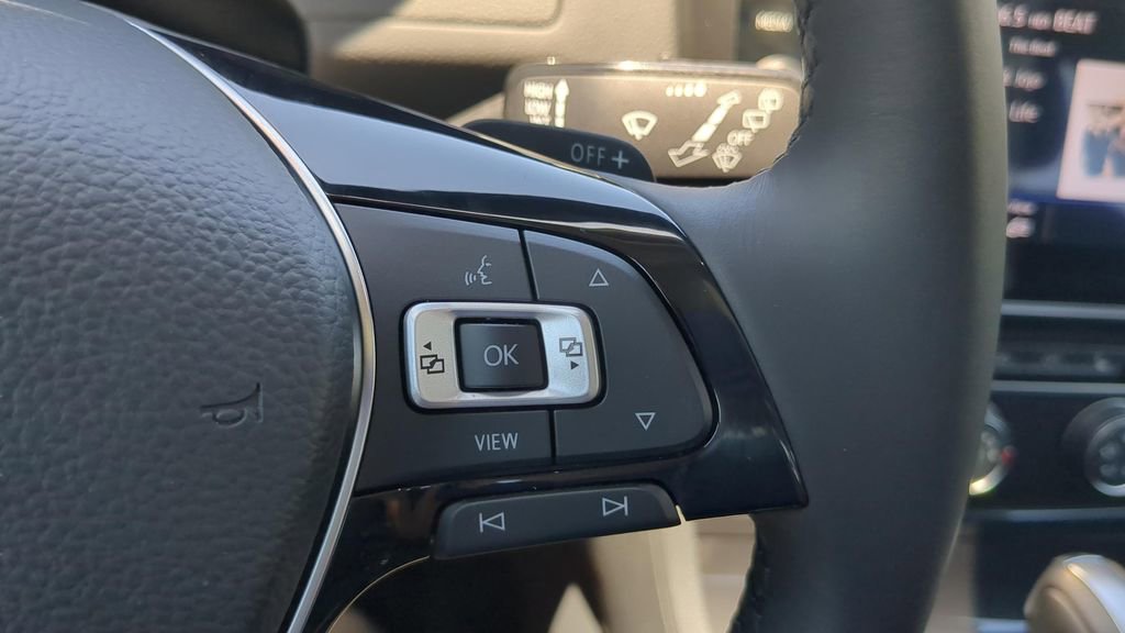Used 2019 Volkswagen Golf SE FWD image 18