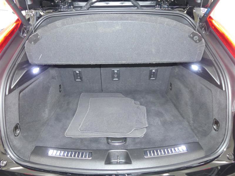 Used 2023 Cadillac XT4 Premium Luxury w/ Driver Assist Package image 32