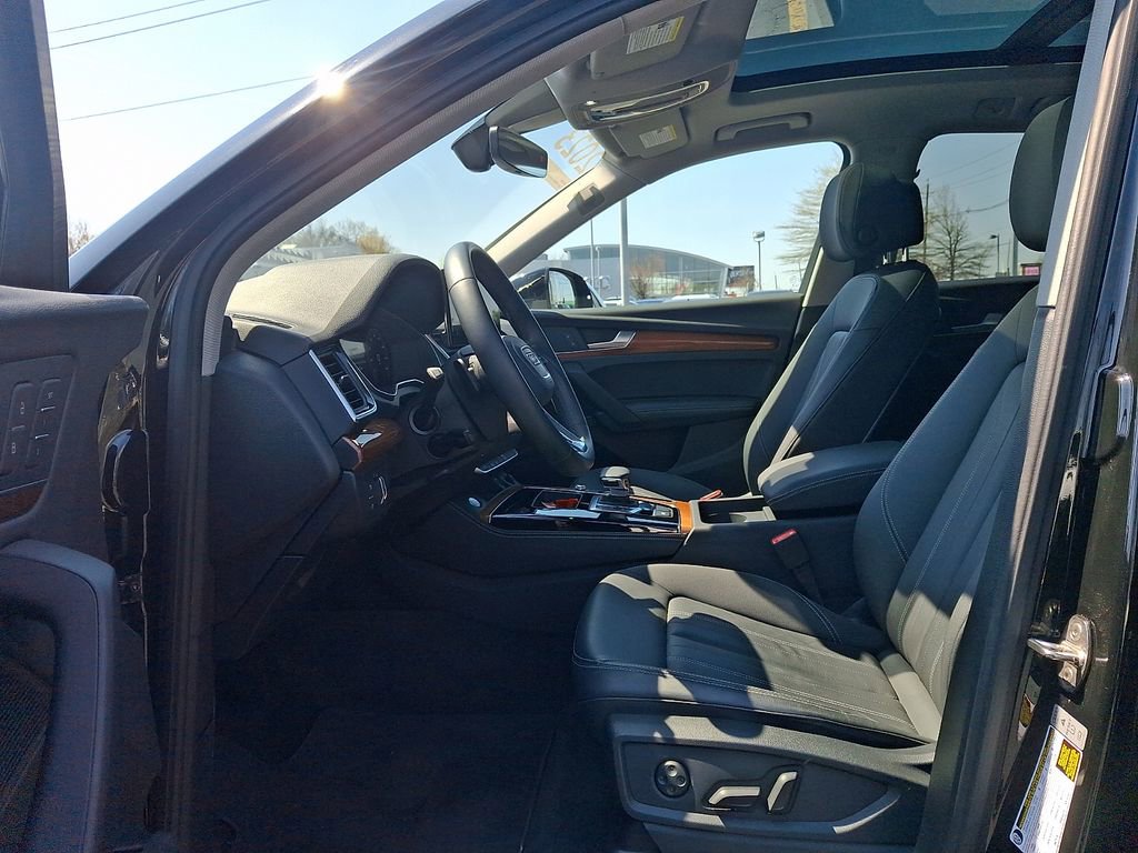 Certified 2023 Audi Q5 2.0T Premium Plus w/ Premium Plus Package AWD/4WD image 13