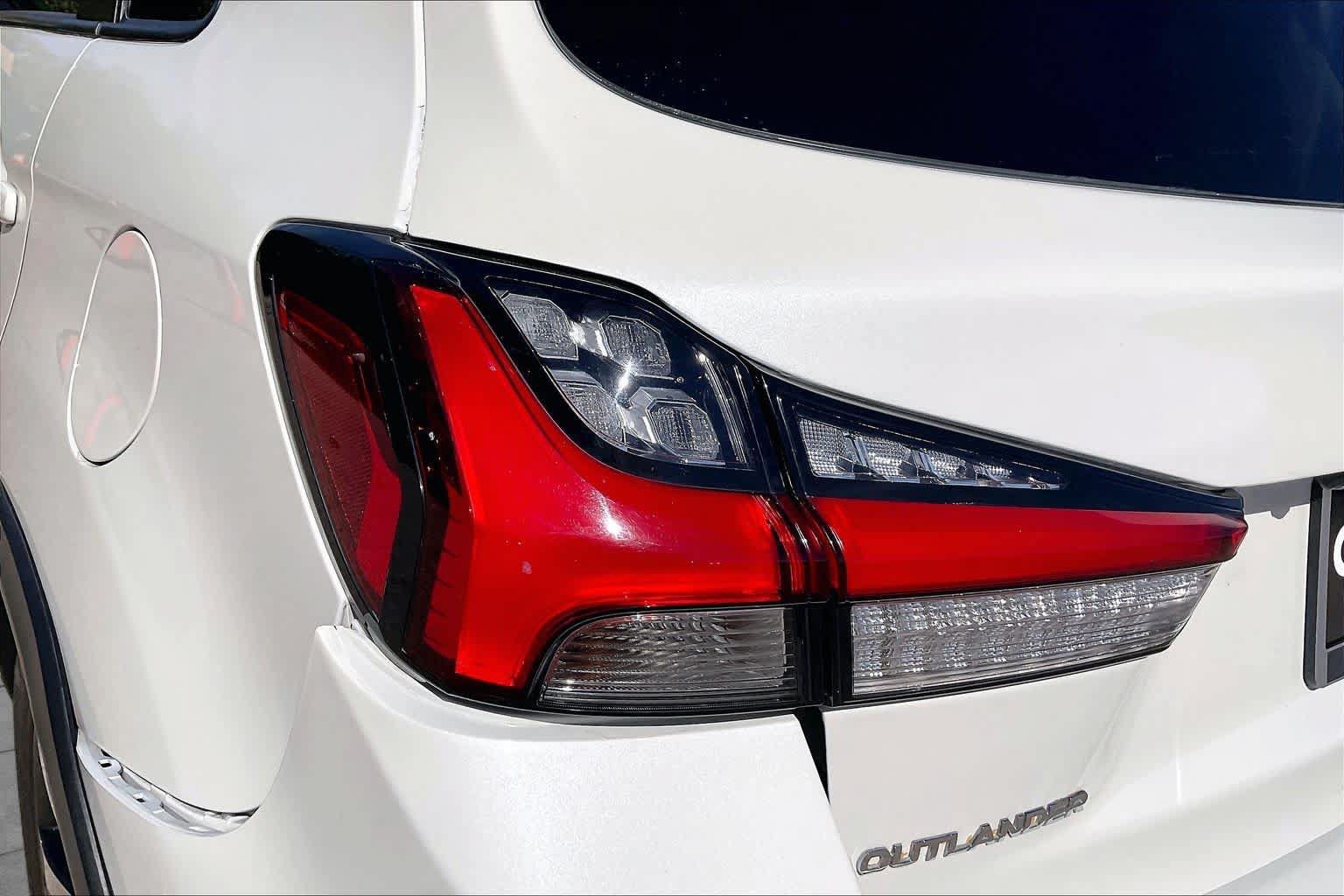 Used 2021 Mitsubishi Outlander Sport SE FWD image 28