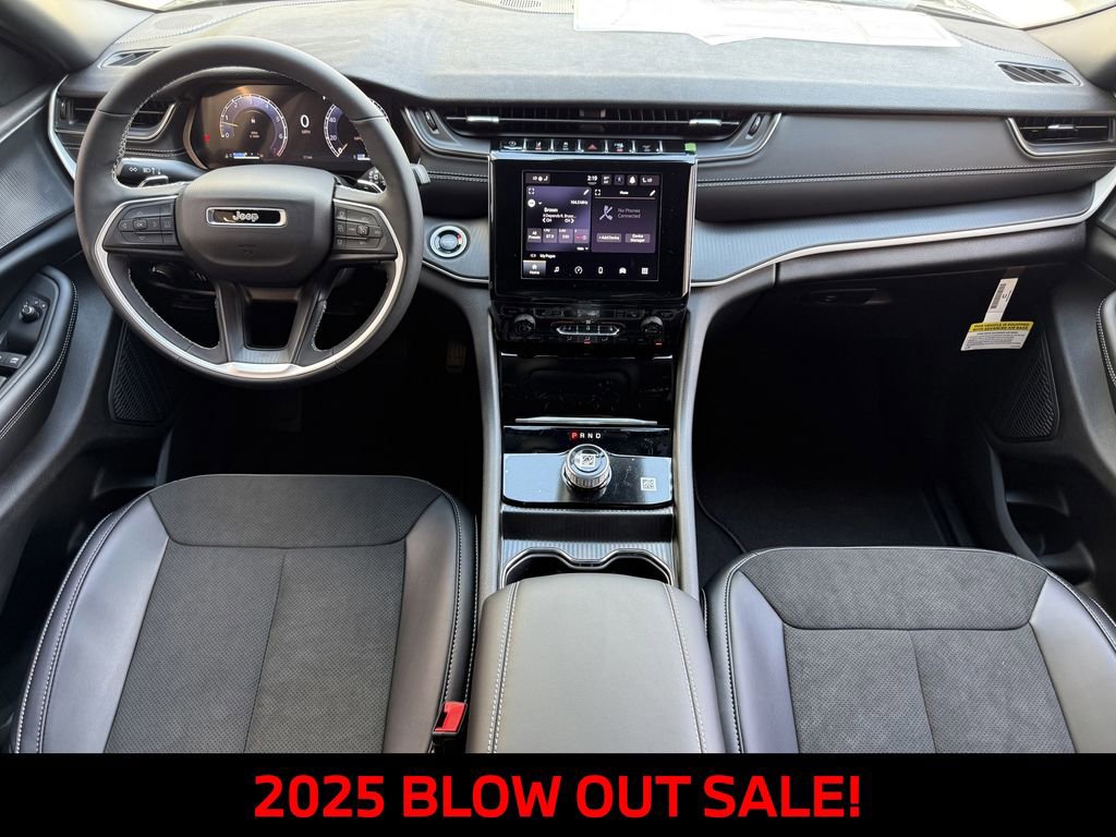 New 2025 Jeep Grand Cherokee L Altitude image 10