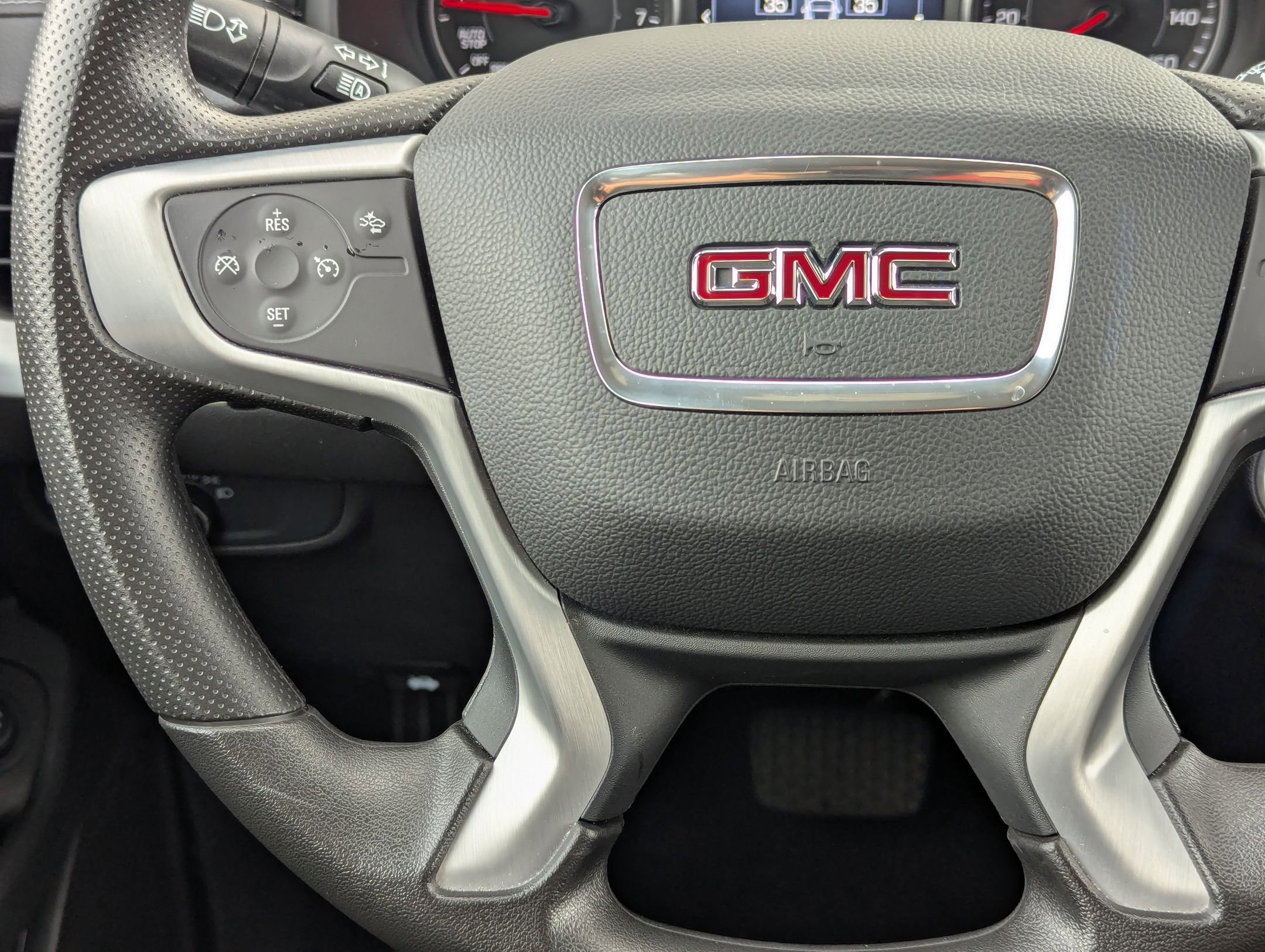 Used 2024 GMC Terrain SLE w/ Driver Convenience Package image 21