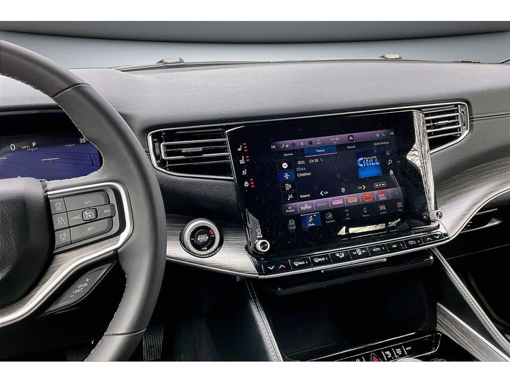 Certified 2024 Jeep Wagoneer L Series III w/ Flexible Seating Group AWD/4WD image 9