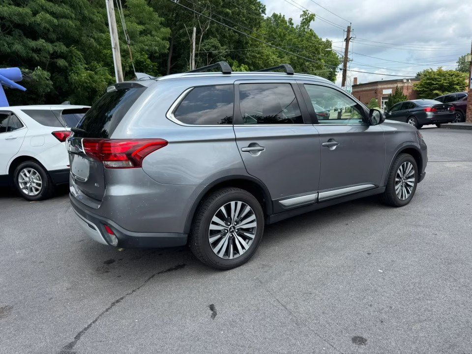 Used 2020 Mitsubishi Outlander SE AWD/4WD image 5