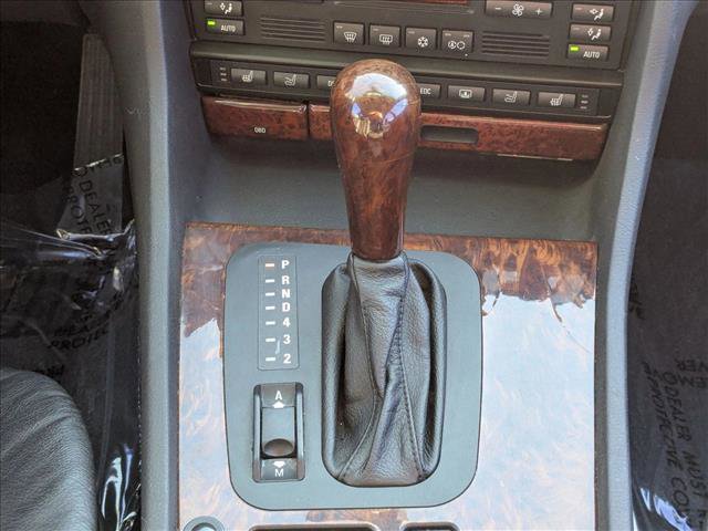 Used 2001 BMW 740iL image 12