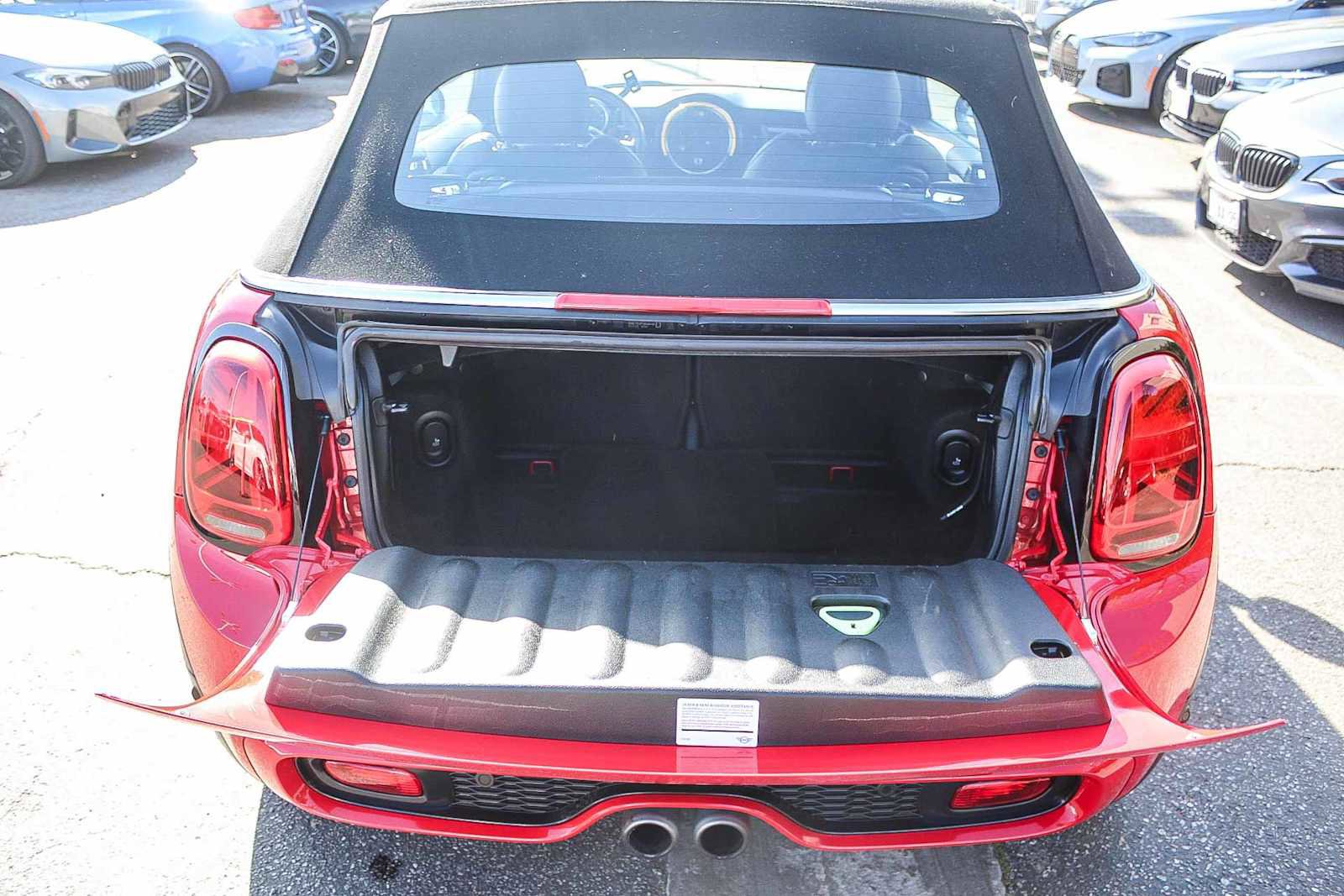 Used 2019 MINI Cooper S w/ Premium Package image 31