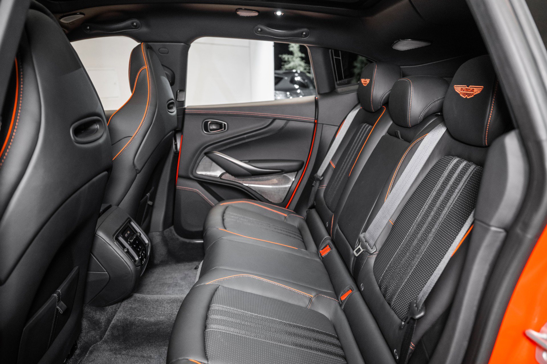 Used 2025 Aston Martin DBX 707 image 14