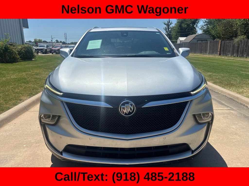 Used 2022 Buick Enclave Essence w/ Experience Buick Package FWD image 2