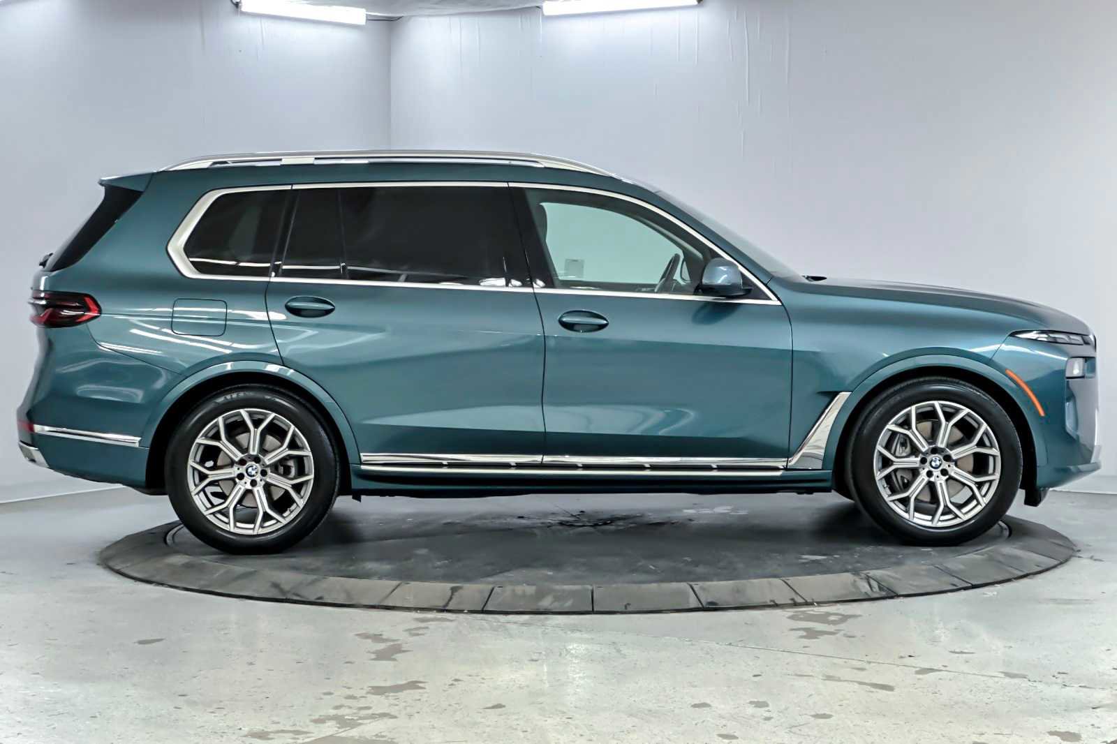 Used 2024 BMW X7 xDrive40i image 8