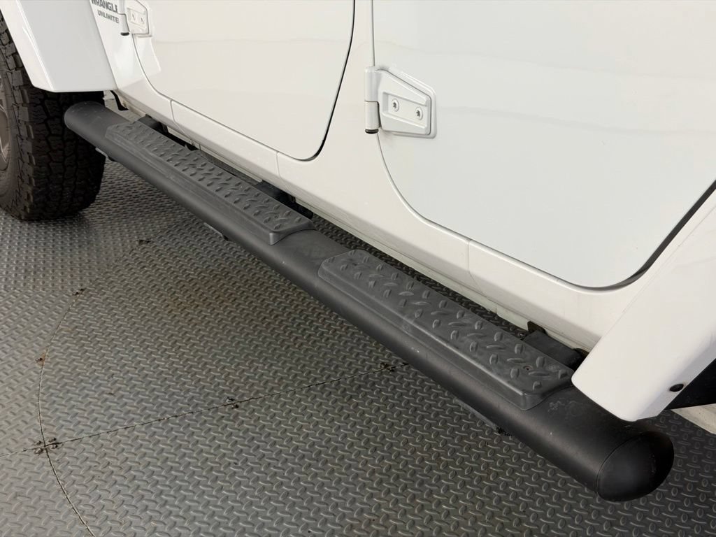 Used 2017 Jeep Wrangler Unlimited Sahara AWD/4WD image 53