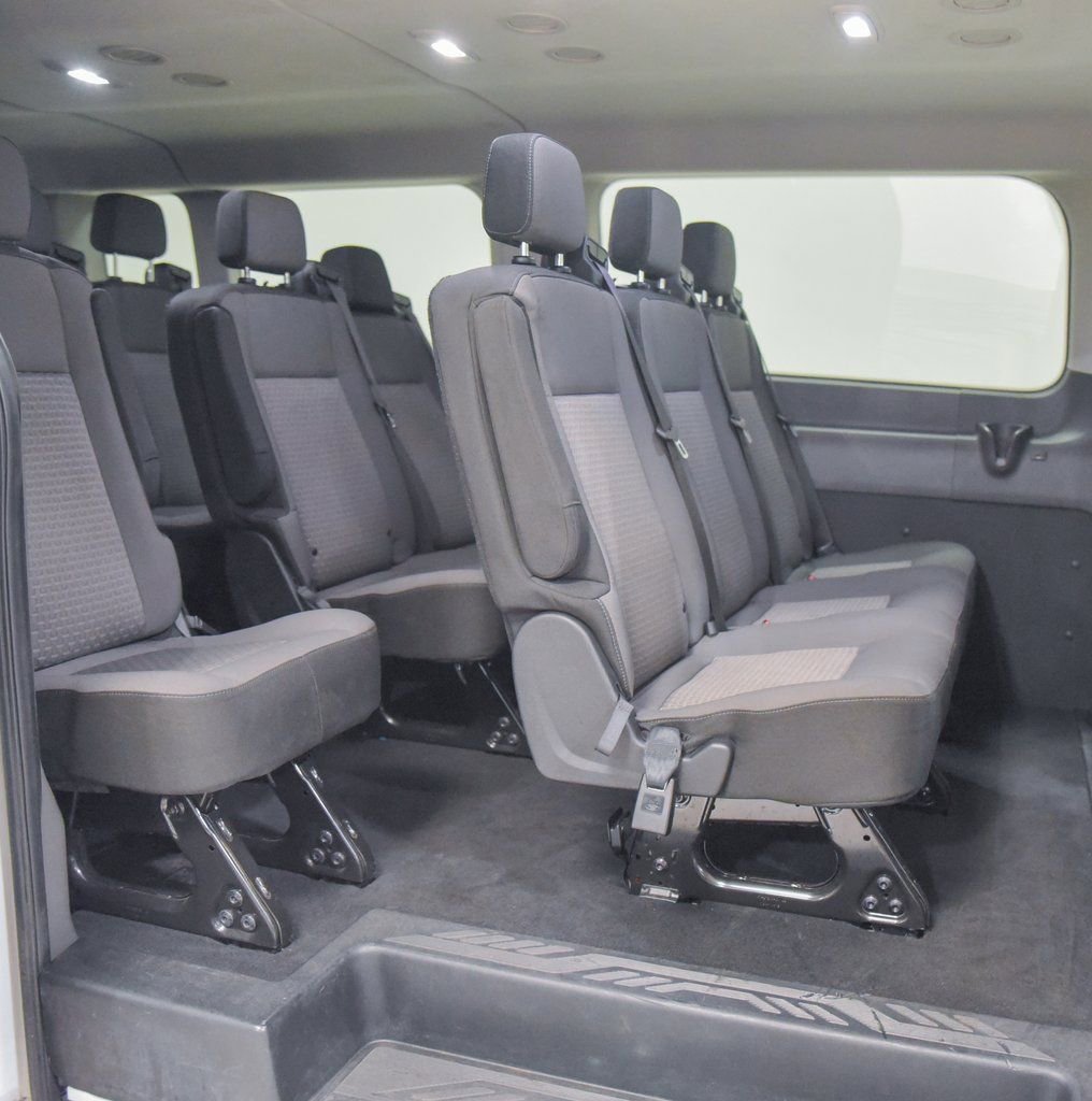Used 2023 Ford Transit 350 XLT image 4