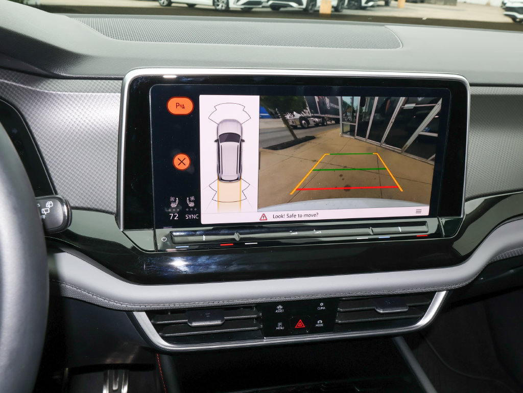 Certified 2025 Volkswagen Atlas Peak Edition SE AWD/4WD image 23