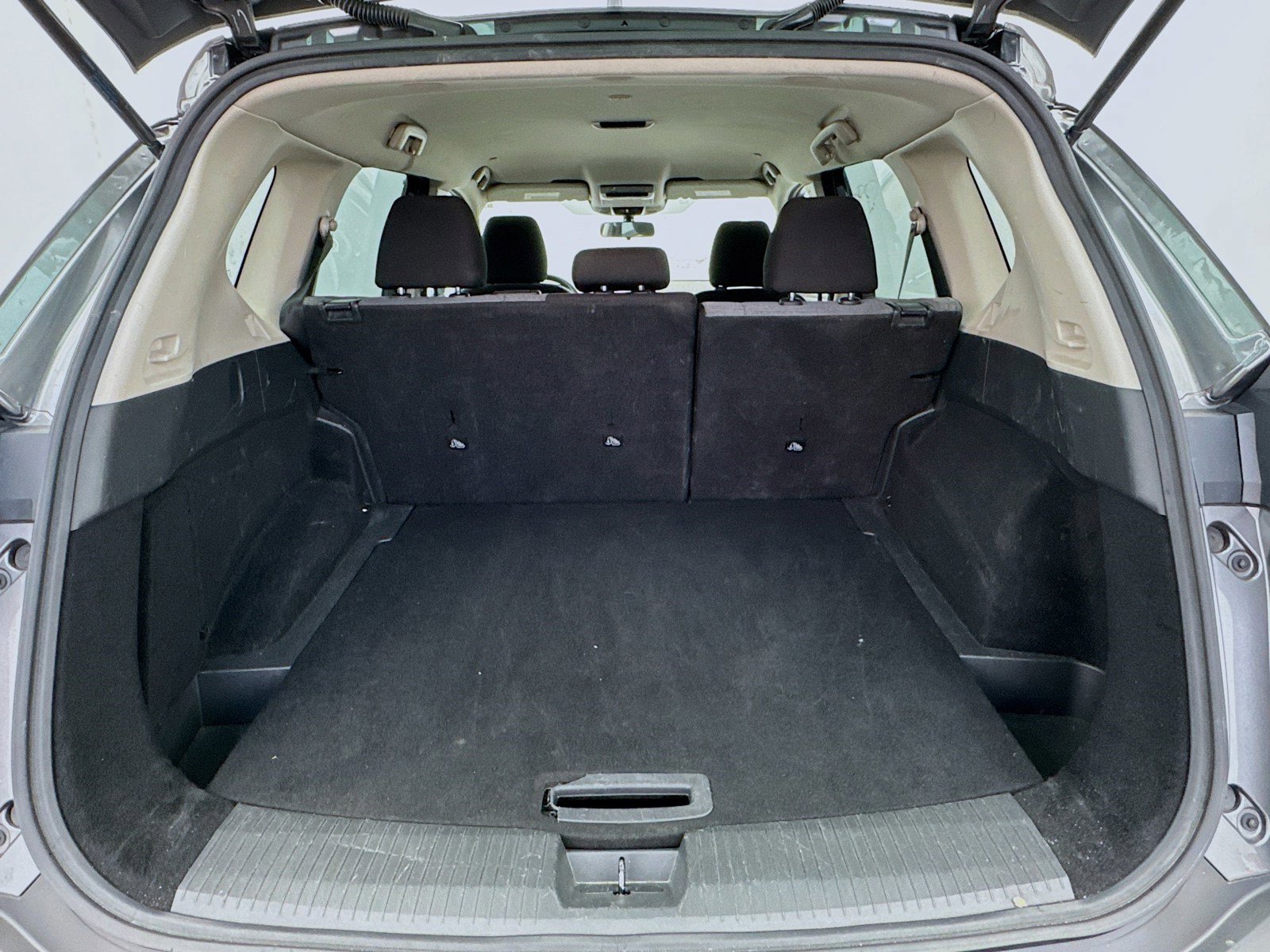 Used 2023 Nissan Rogue SV FWD image 17