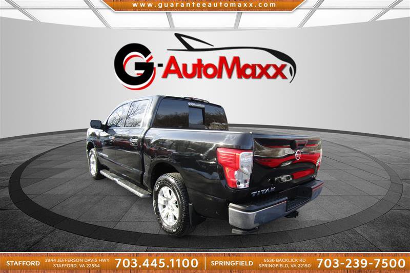 Used 2018 Nissan Titan SV image 7