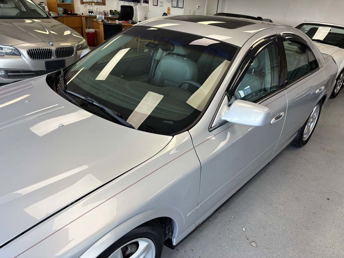 Used 2000 Lincoln LS image 3