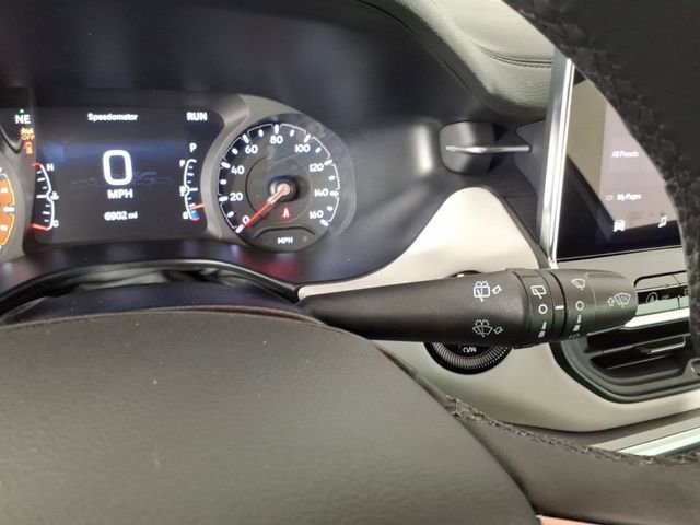 Used 2025 Jeep Compass Limited image 19