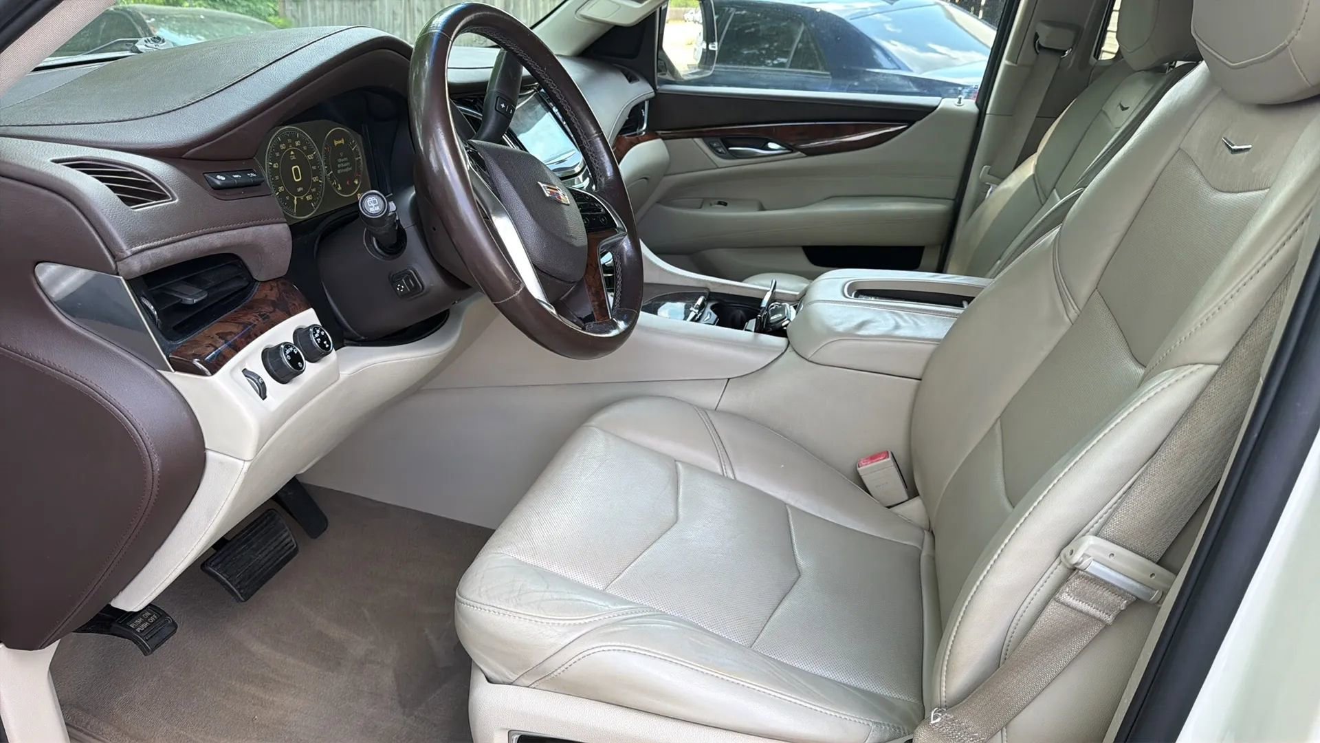 Used 2015 Cadillac Escalade ESV Luxury AWD/4WD image 27