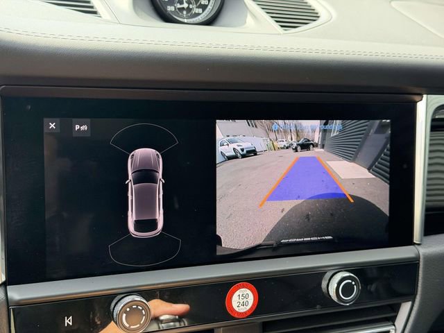 Used 2025 Porsche Macan Turbo image 23