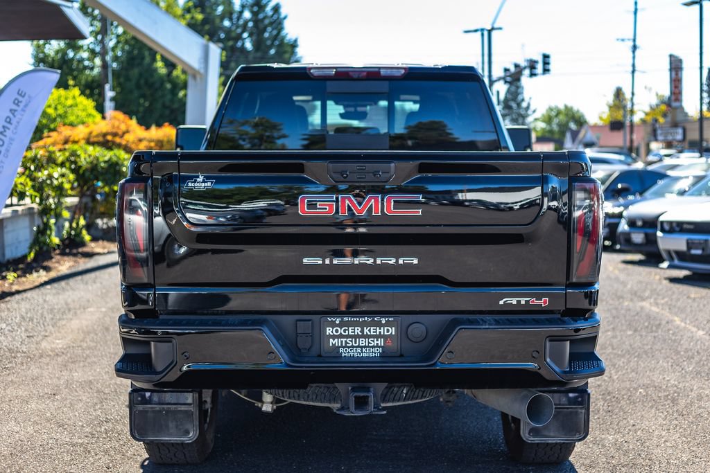 Used 2025 GMC Sierra 3500 AT4 w/ Technology Package AWD/4WD image 12