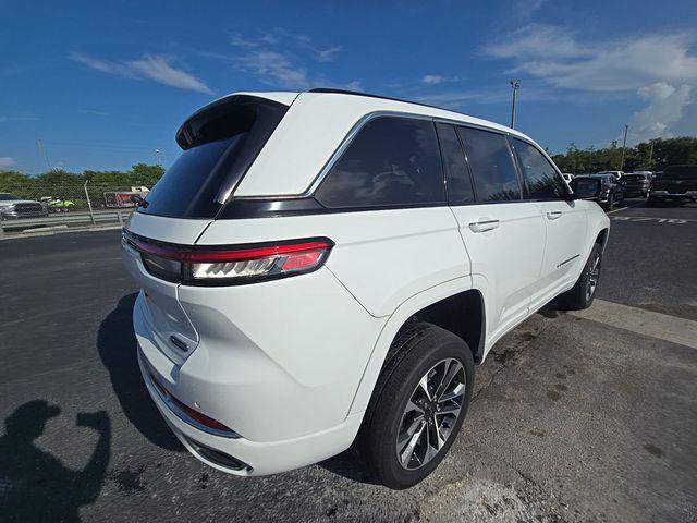 Certified 2023 Jeep Grand Cherokee Overland AWD/4WD image 3