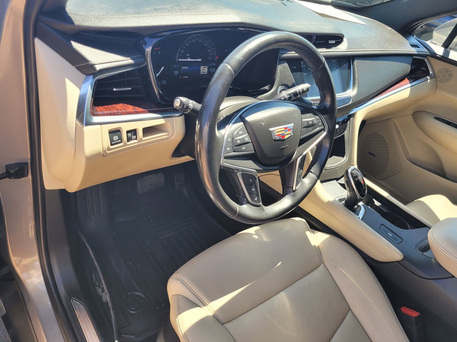 Used 2019 Cadillac XT5 Luxury FWD image 8
