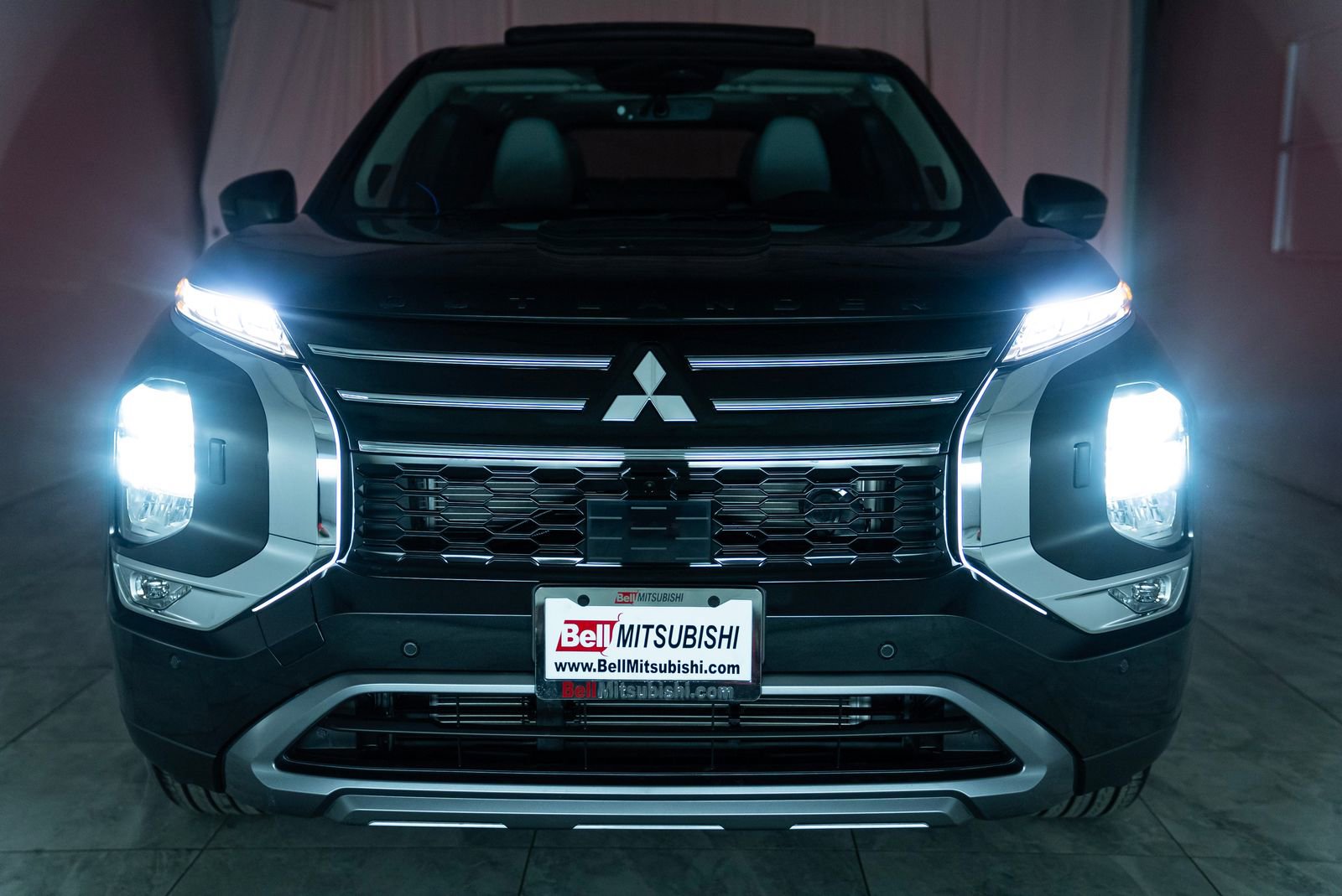 Used 2025 Mitsubishi Outlander SE image 30