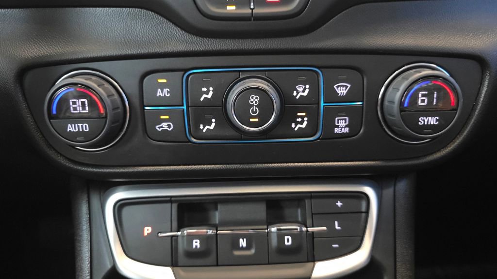 Used 2023 GMC Terrain SLT w/ LPO, Floor Liner Package AWD/4WD image 33