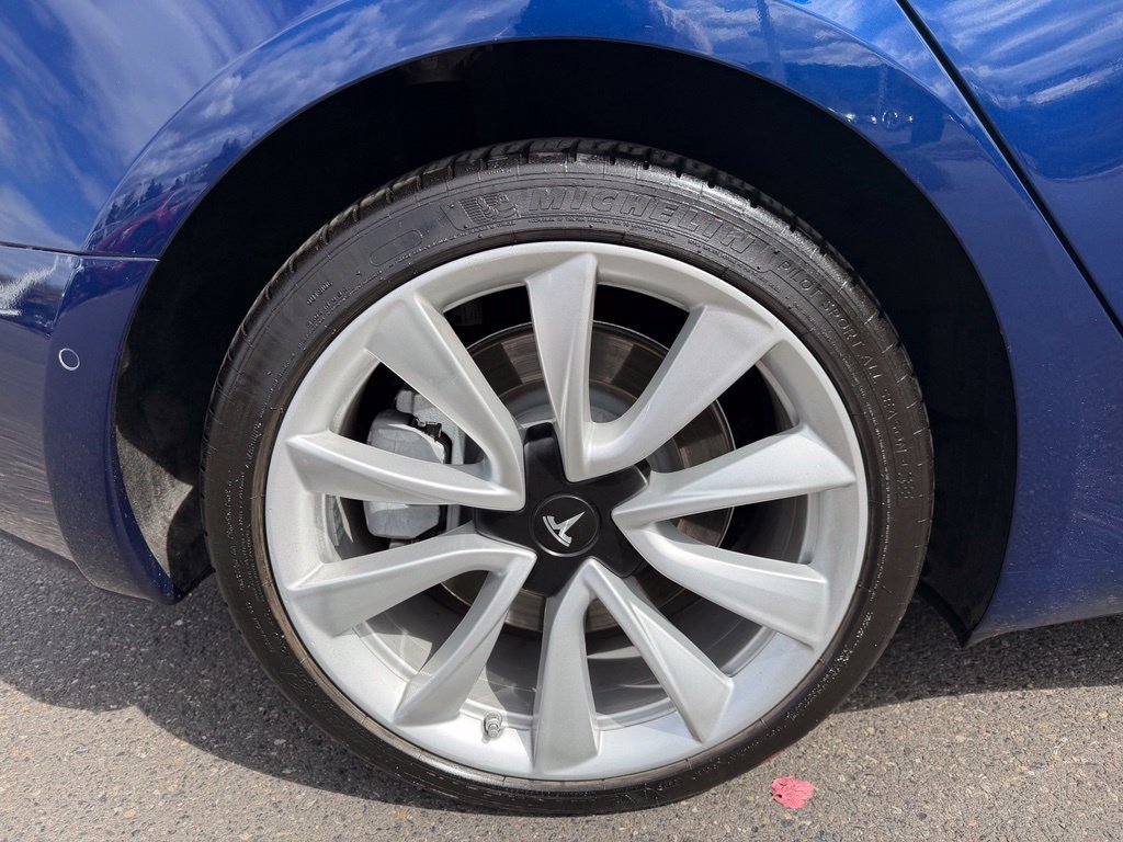 Used 2018 Tesla Model 3 Long Range AWD/4WD image 9
