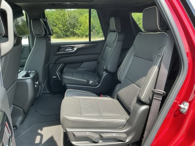New 2026 GMC Yukon Elevation w/ Elevation Premium Package AWD/4WD image 17