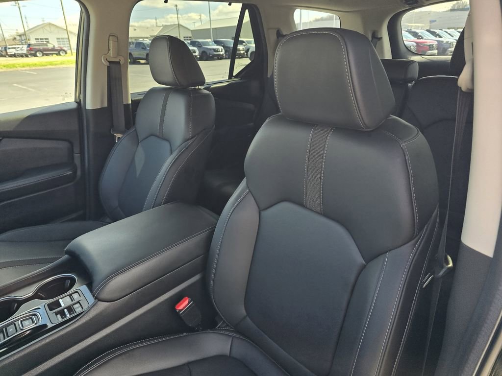 Certified 2025 Honda Pilot Touring image 13