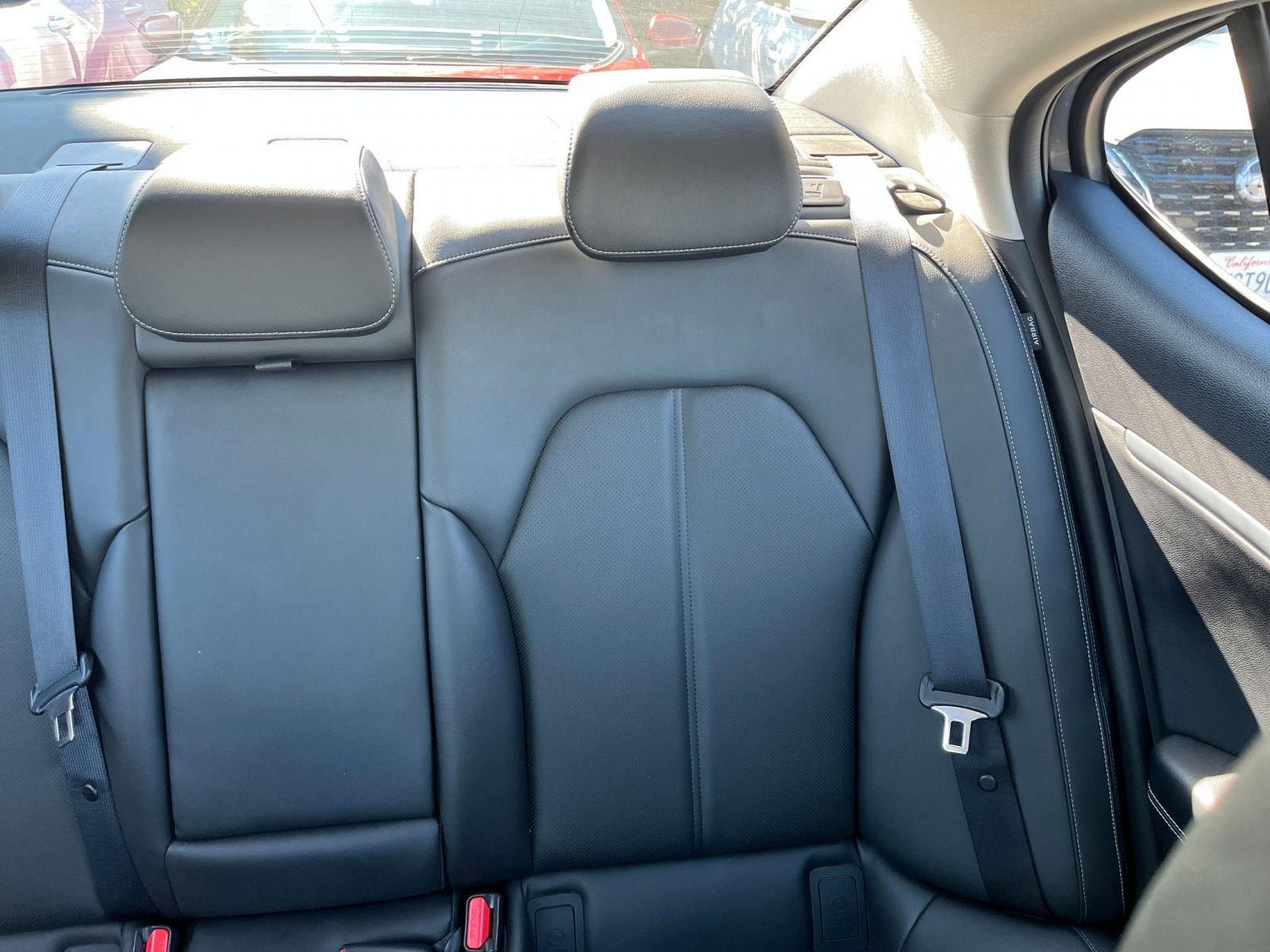 Used 2025 Genesis G70 2.5T image 37