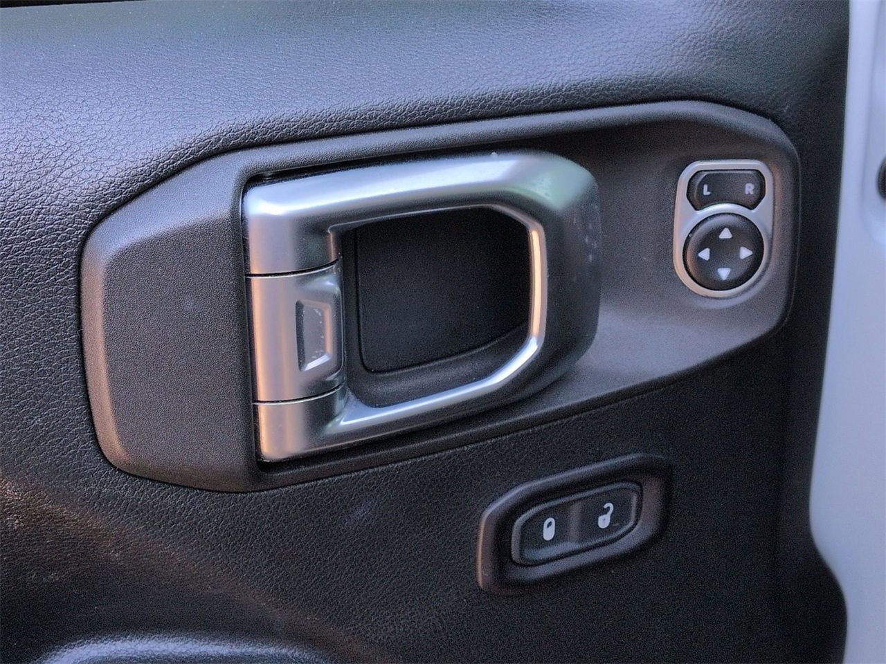 Used 2020 Jeep Gladiator Sport w/ Quick Order Package 24S image 8