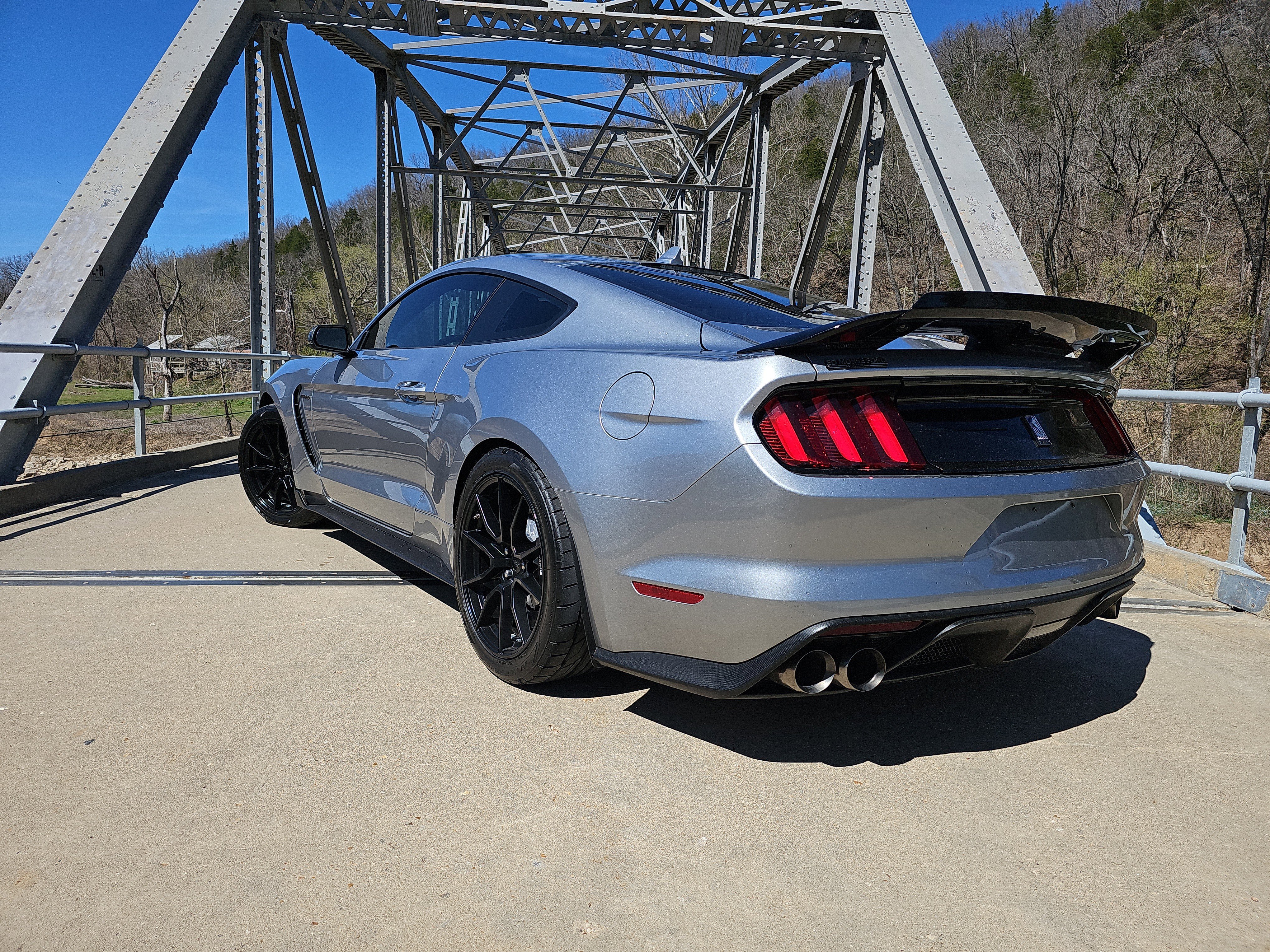 Used 2020 Ford Mustang Shelby GT350 w/ Technology Package image 5