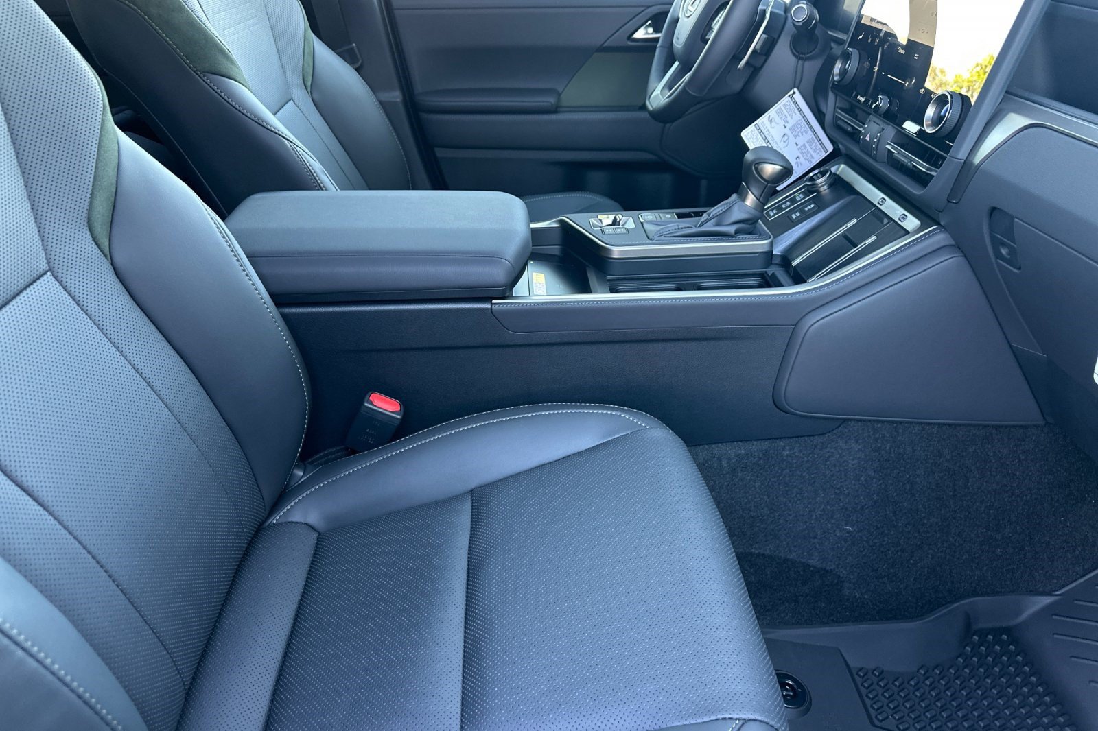 New 2026 Lexus GX 550 AWD/4WD image 24