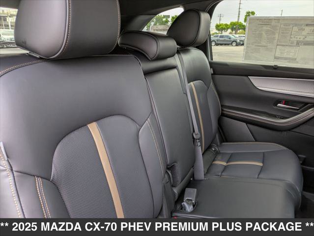 Used 2025 MAZDA CX-70 Plug-In Hybrid w/ Premium Plus image 13