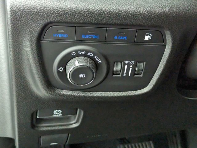 Used 2024 Jeep Grand Cherokee Limited 4xe w/ Luxury Tech Group II image 17