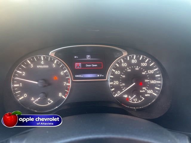 Used 2017 Nissan Pathfinder SV AWD/4WD image 4