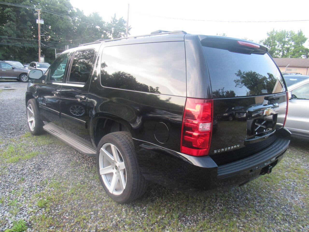 Used 2013 Chevrolet Suburban LT AWD/4WD image 6