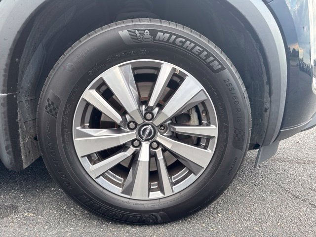 Used 2022 Nissan Pathfinder SL AWD/4WD image 4