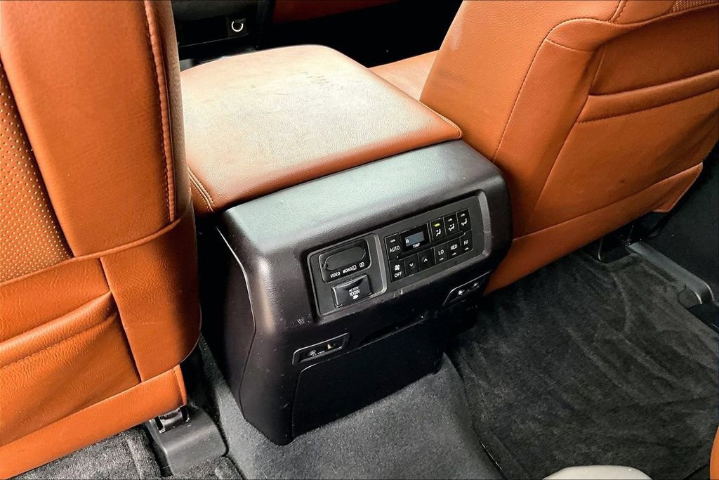 Used 2019 Toyota Sequoia Platinum AWD/4WD image 31