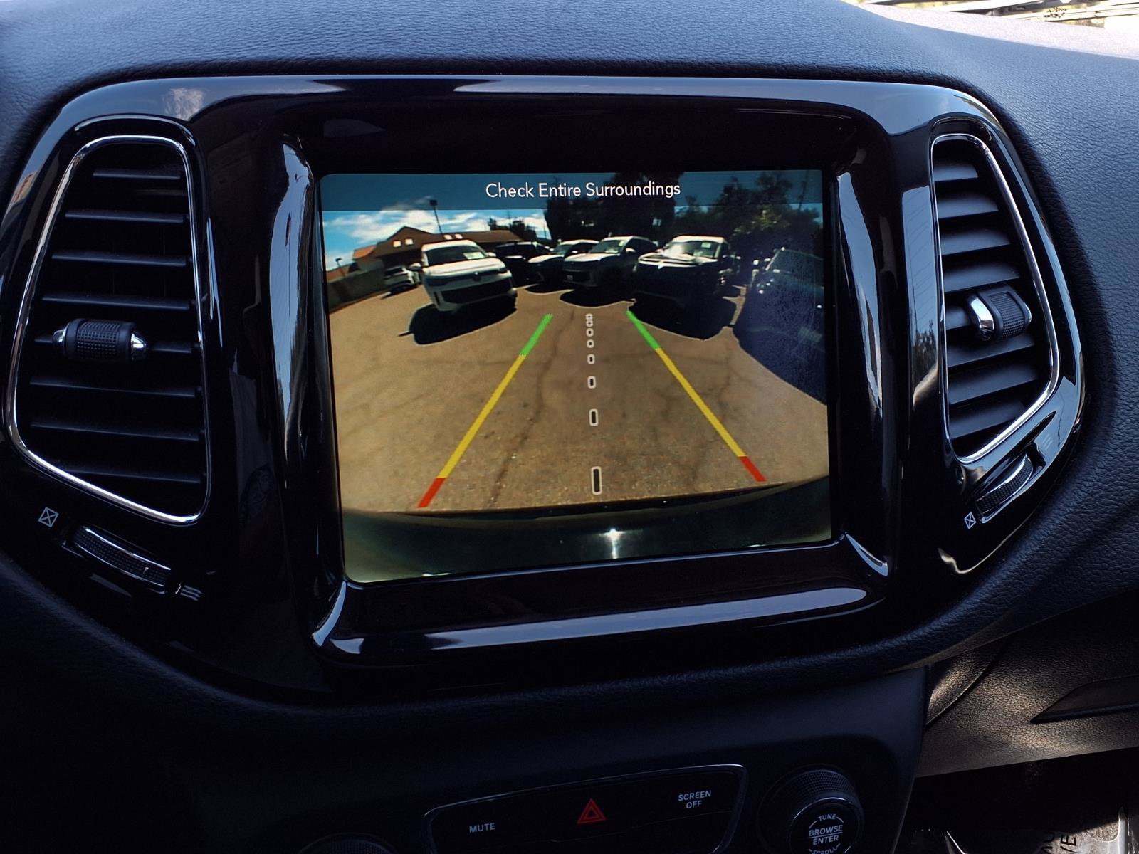 Used 2019 Jeep Compass Latitude AWD/4WD image 10