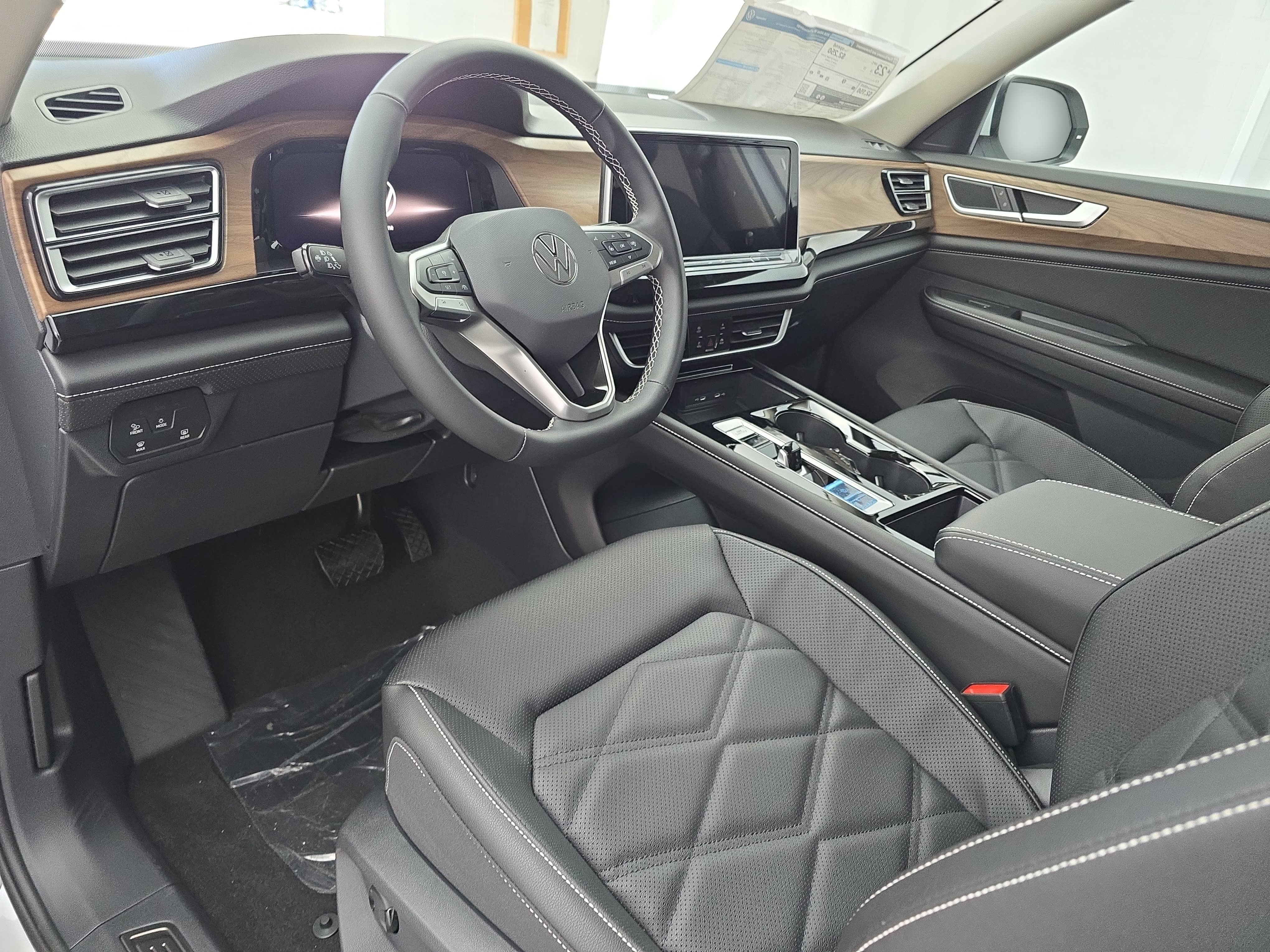 New 2026 Volkswagen Atlas SE FWD image 17